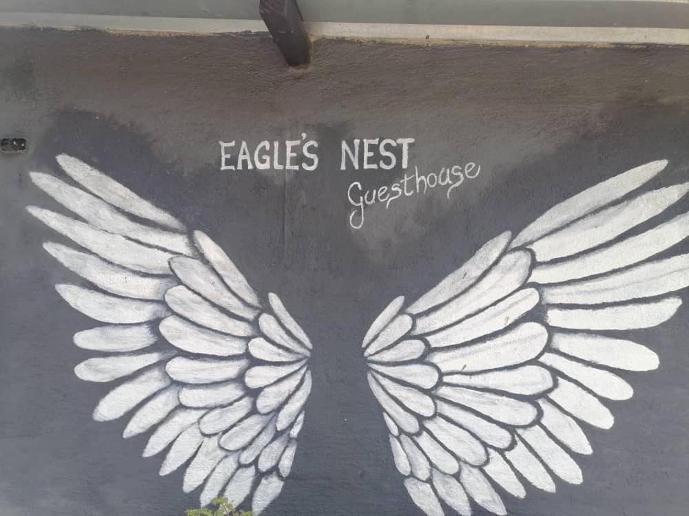 Eagle'S Nest Hotel บาร์เบอร์ตัน ภายนอก รูปภาพ